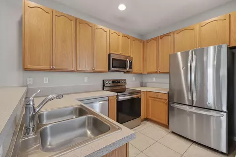 Kitchen - 355 E Thatch Palm Cir #103, Jupiter, FL 33458 photo 3 of 7
