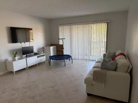 812 Sky Pine Way #D2, Greenacres, FL 33415