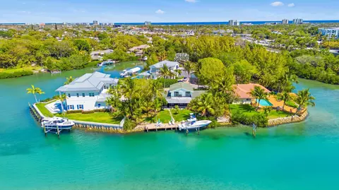 1305 Peninsular Rd, Jupiter, FL 33469