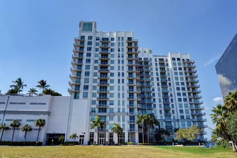 300 S Australian Ave #802, West Palm Beach, FL 33401