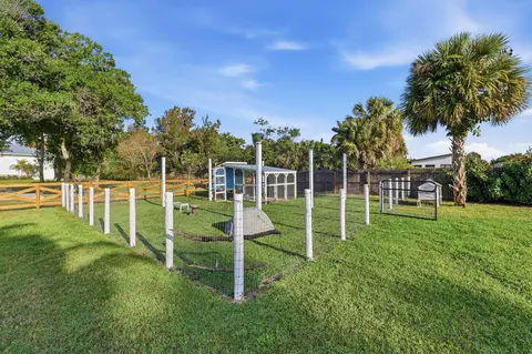 Exterior - 9301 154th Rd N, Jupiter, FL 33478 photo 10 of 11