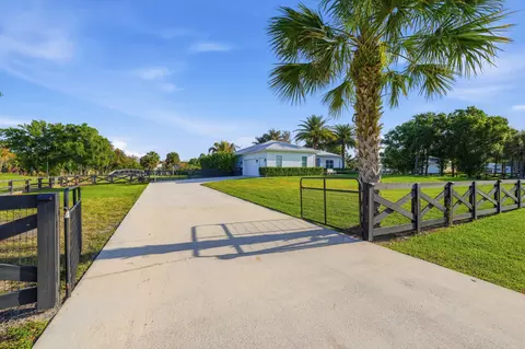 Exterior - 9301 154th Rd N, Jupiter, FL 33478 photo 2 of 11