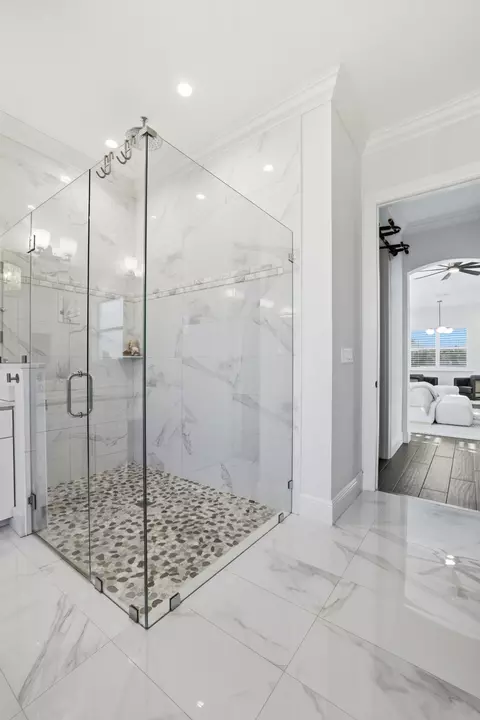 Bath - 9301 154th Rd N, Jupiter, FL 33478 photo 4 of 8