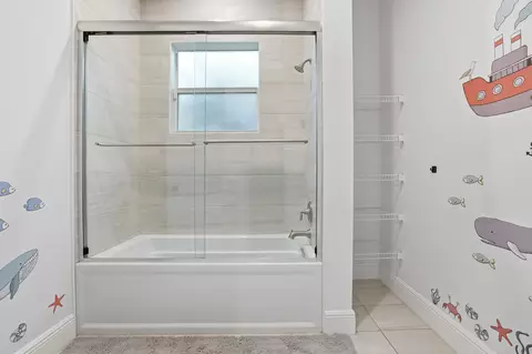 Bath - 9301 154th Rd N, Jupiter, FL 33478 photo 6 of 8
