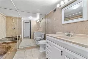 1000 Parkview Dr #507, Hallandale Beach, FL 33009