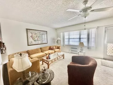 202 Brighton E, Boca Raton, FL 33434 photo 3