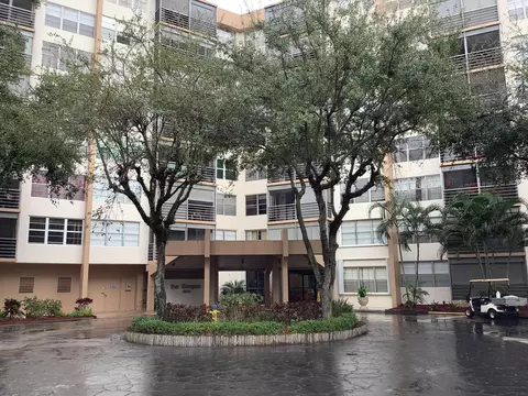 1300 Saint Charles Pl UNIT PH13, Pembroke Pines, FL 33026