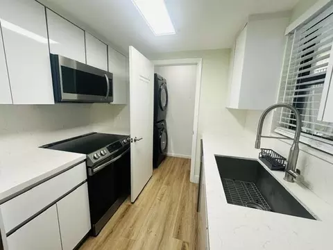 890 N Federal Hwy #101, Lantana, FL 33462