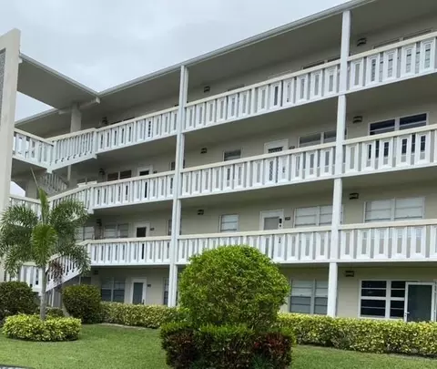 296 Grantham F, Deerfield Beach, FL 33442