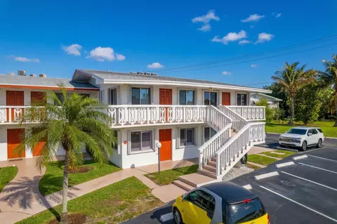 2020 Lake Dr #9, FL 33461