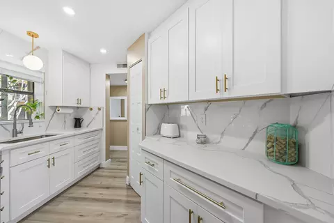 6755 W Broward Blvd #304, Plantation, FL 33317