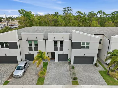 View/Area - 3905 SE Mentmore Ln, Stuart, FL 34997 photo 1 of 8