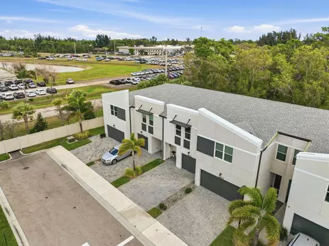 View/Area - 3905 SE Mentmore Ln, Stuart, FL 34997 photo 3 of 8
