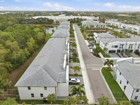 View/Area - 3905 SE Mentmore Ln, Stuart, FL 34997 photo 7 of 8