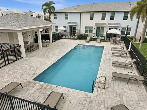 Exterior - 3905 SE Mentmore Ln, Stuart, FL 34997 photo 6 of 6