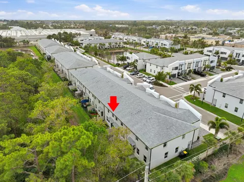 View/Area - 3905 SE Mentmore Ln, Stuart, FL 34997 photo 6 of 8
