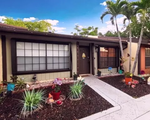 10180 E Cypress Ct #10180, Pembroke Pines, FL 33026