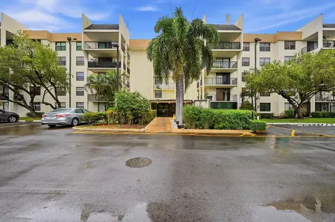 6195 Rock Island Rd #210, Tamarac, FL 33319