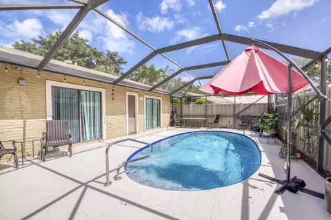 5489 Eagle Lake Dr, Palm Beach Gardens, FL 33418