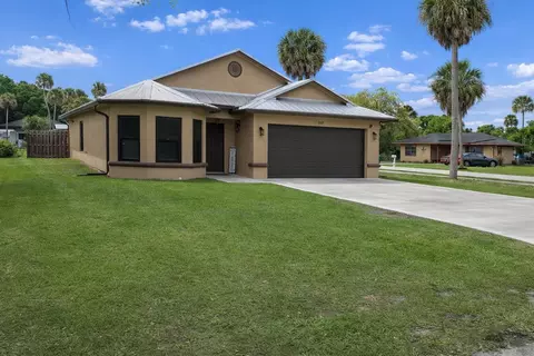 Exterior - 809 SW 3rd Ave, Okeechobee, FL 34974 photo 3 of 6