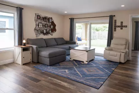Living - 809 SW 3rd Ave, Okeechobee, FL 34974 photo 1 of 2