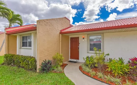 342 Lake Evelyn Dr, West Palm Beach, FL 33411