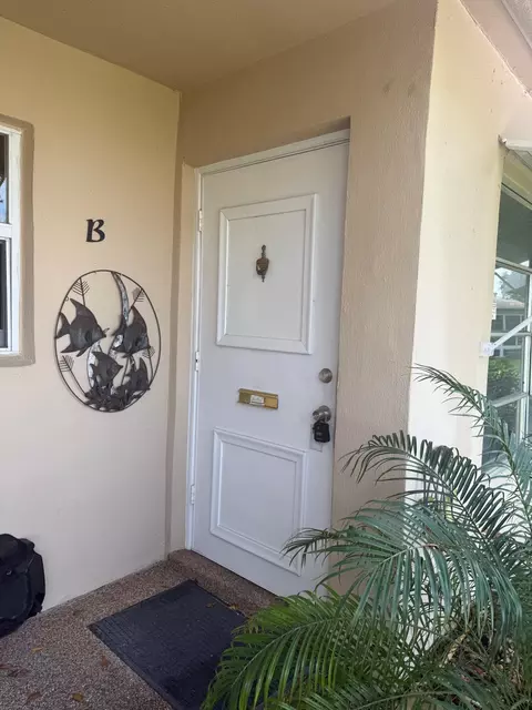 1052 North Dr #B, Delray Beach, FL 33445