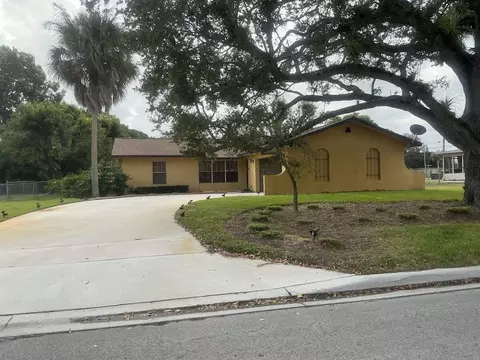 2207 Avenue O, Fort Pierce, FL 34950