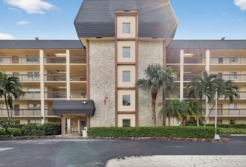 5340 NW 2nd Ave #421, Boca Raton, FL 33487