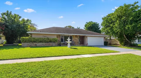11576 Sanderling Dr, Wellington, FL 33414