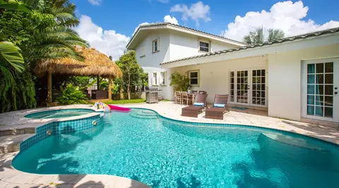 2003 Bay Dr, Pompano Beach, FL 33062