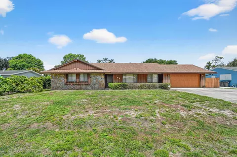 68 W Arch Dr, Lake Worth, FL 33467