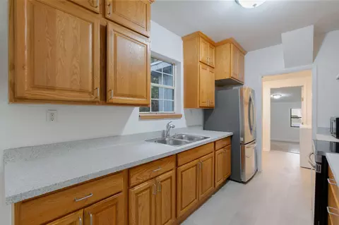 Kitchen - 904 SE 16th St, Stuart, FL 34994 photo 1 of 2