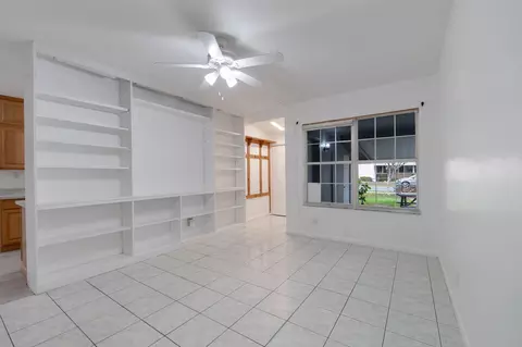 Living - 904 SE 16th St, Stuart, FL 34994 photo 3 of 8