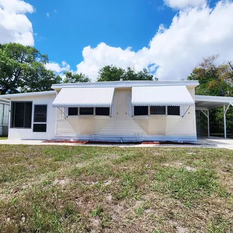 9 Margarita Ln, Port Saint Lucie, FL 34952