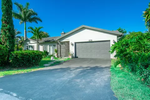 4507 Norfolk Island Pine Dr, Tamarac, FL 33319