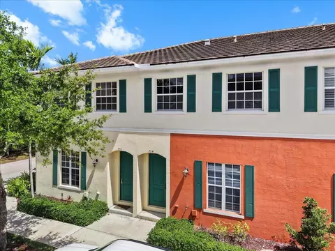 704 SW 2nd Ave, Pompano Beach, FL 33060