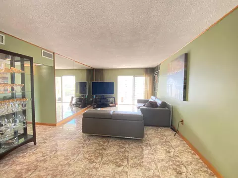 400 Kings Point Dr #1423, Sunny Isles Beach, FL 33160