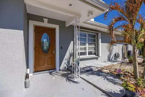 403 NE Oleander Ave, Port Saint Lucie, FL 34952
