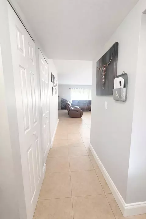 4052 N Pine Island Rd #1C, Sunrise, FL 33351