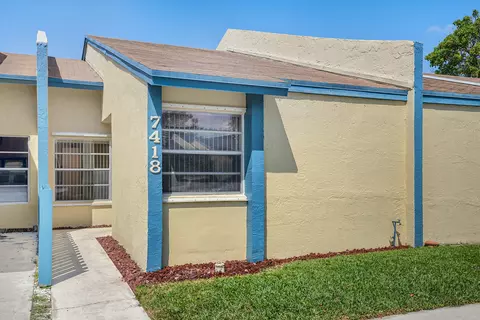 7418 NW 34th St, Lauderhill, FL 33319