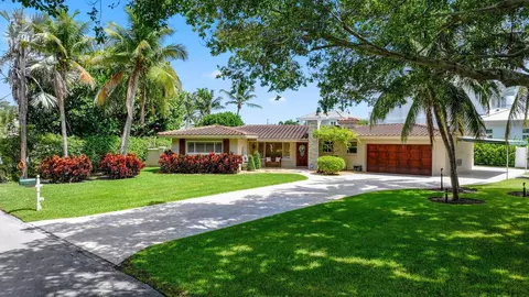 910 Banyan Dr, Delray Beach, FL 33483