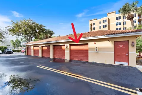 1200 Scotia Dr #404, Hypoluxo, FL 33462