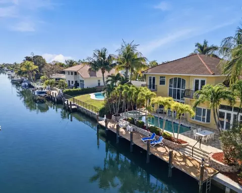 2221 NE 48th Ct, Lighthouse Point, FL 33064