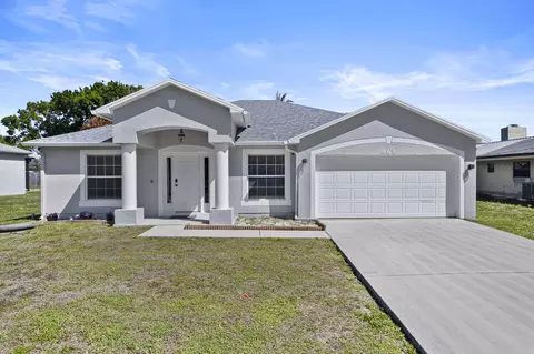 861 SE Cavern Ave, Port Saint Lucie, FL 34983