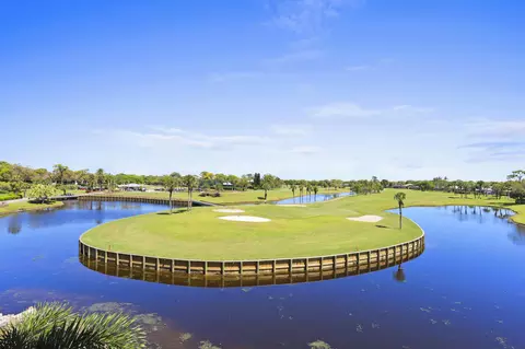 5172 SE Club Way #207, Stuart, FL 34997