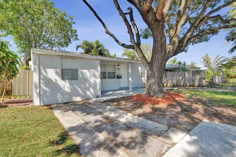 131 NE 51st St, Oakland Park, FL 33334