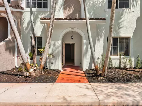 513 Bayfront Dr, Boynton Beach, FL 33435