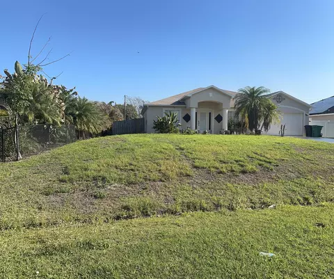 1481 SW Dow Ln, Port Saint Lucie, FL 34953