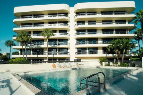 50 S Beach Rd #104, Tequesta, FL 33469